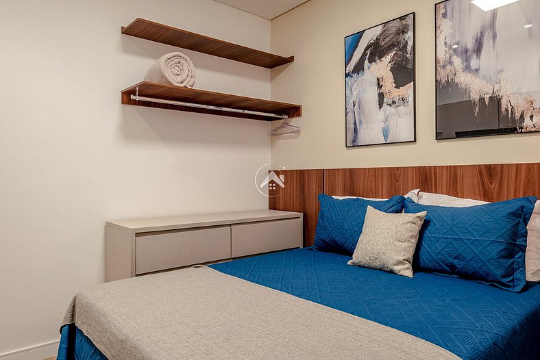 Moderna cobertura duplex com 4 suítes em condomínio com laze